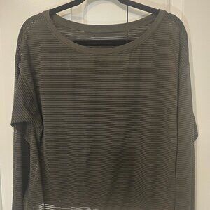Women's Lululemon long sleeved top size 8